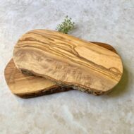 Vesperbrett/ Frühstücksbrett mit rustikaler Kante aus Olivenholz – Bild 5